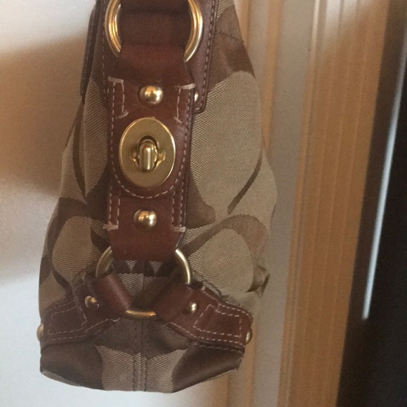 Coach Signature Carly Logo shoulder bag - Picture 2 of 6